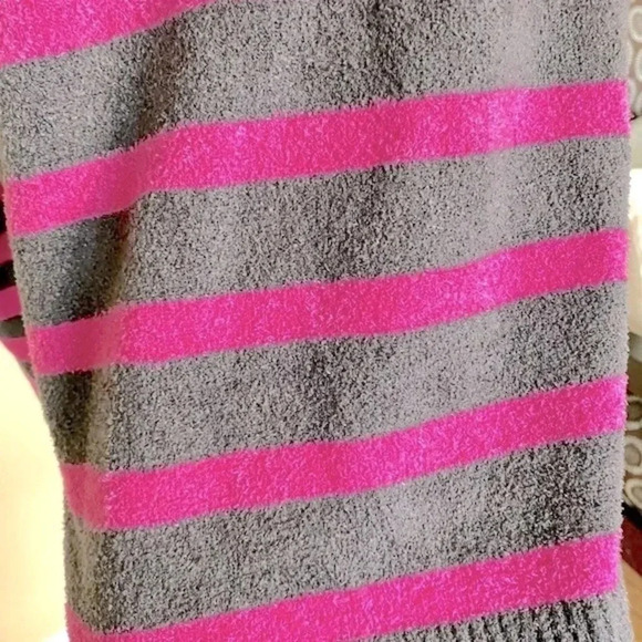 Vince Camuto Women’s Lightweight Turtleneck Sweater Dark Gray Size Medium - Picture 6 of 8